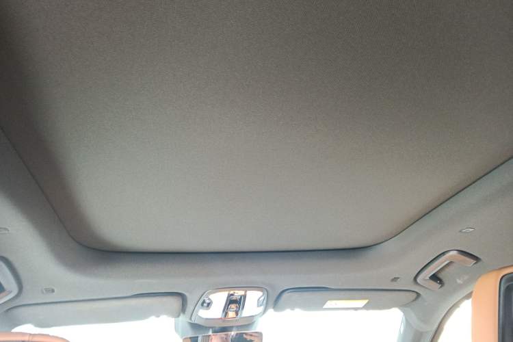 Used Lynk & Co 09 2021 2.0T Halo Six-Seater
