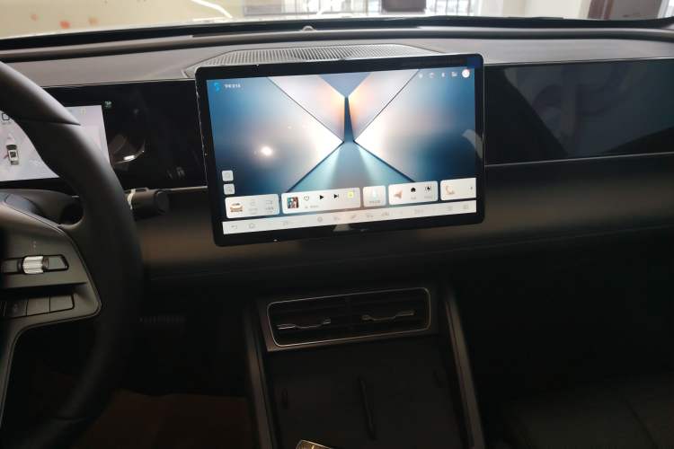 Used BYD Qin L 2025 DM-i Smart Drive 80KM Leading Model
