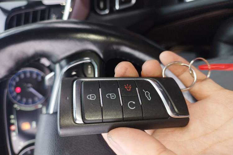 Used GAC Trumpchi GS8 2017 320T Two-Wheel Drive Luxury Smart Connectivity Version (7 Seats)
