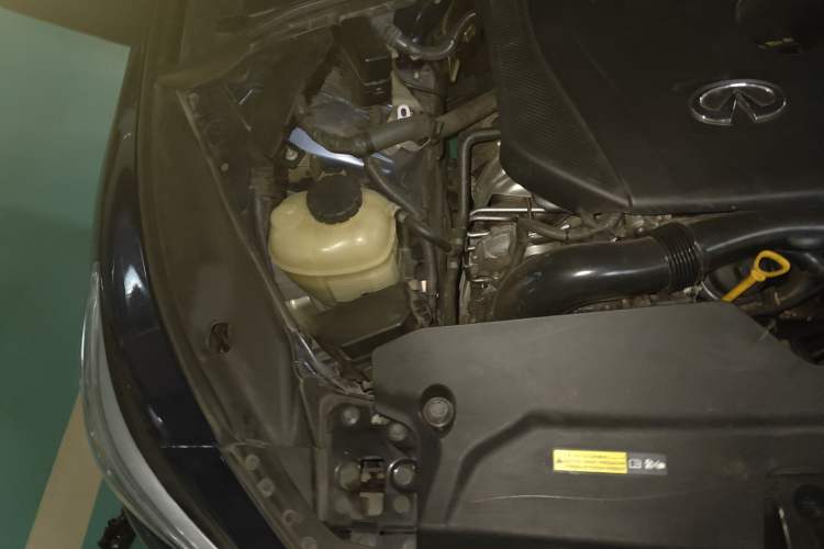 Used Infiniti Q50L 2018 2.0T Enjoyment Version China VI Standard
