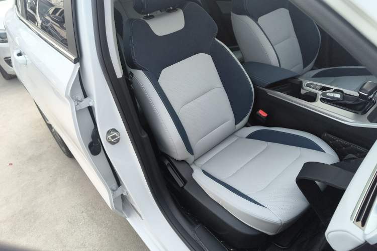 Used Geely Auto Emgrand 2022 4th Generation 1.5L CVT Flagship Model