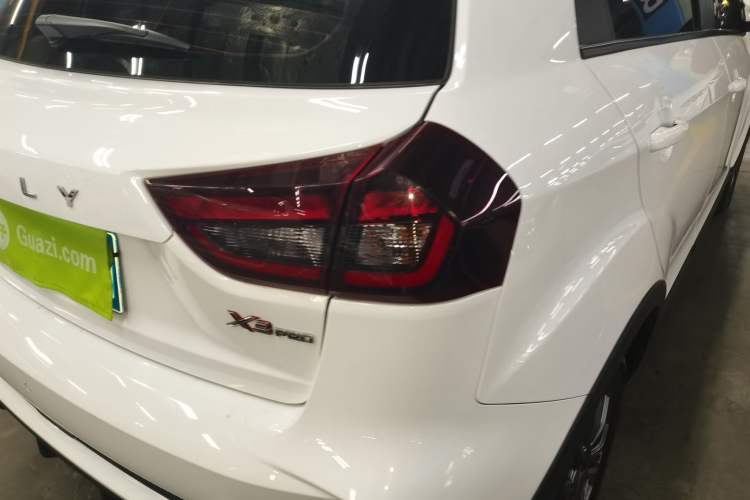 Used Geely Auto Vision X3 2021 PRO 1.5L CVT Deluxe Model
