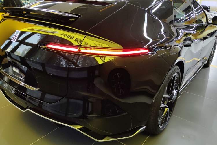 Used  11 2025 Ultra Extended-Range Edition
