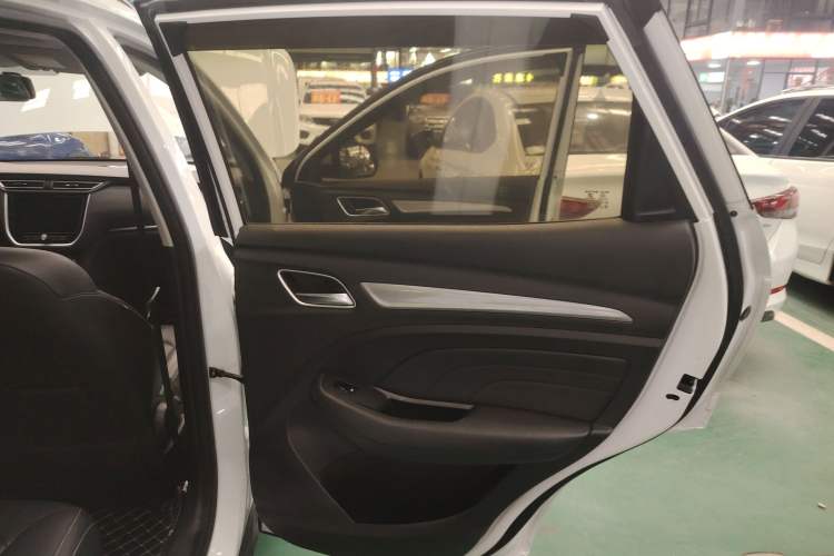 Used Roewe RX3 2020 1.6L CVT 4G Connected Ultra-Cool Flagship Edition
