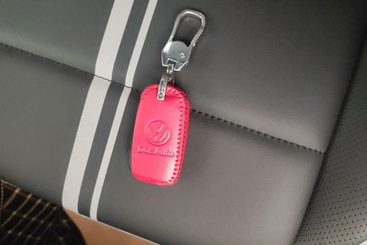 Used Volkswagen T-ROC 2023 300TSI DSG Two-Wheel-Drive Chen Guang Edition