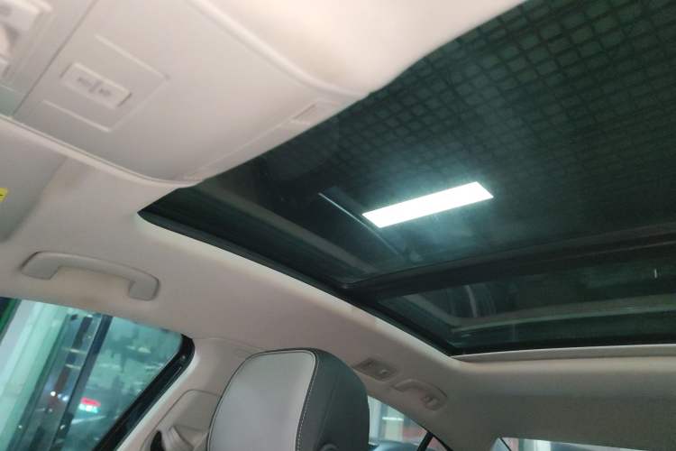 Used Volkswagen Magotan 2023 2 Million Units Limited Edition 330TSI DSG Leading Version
