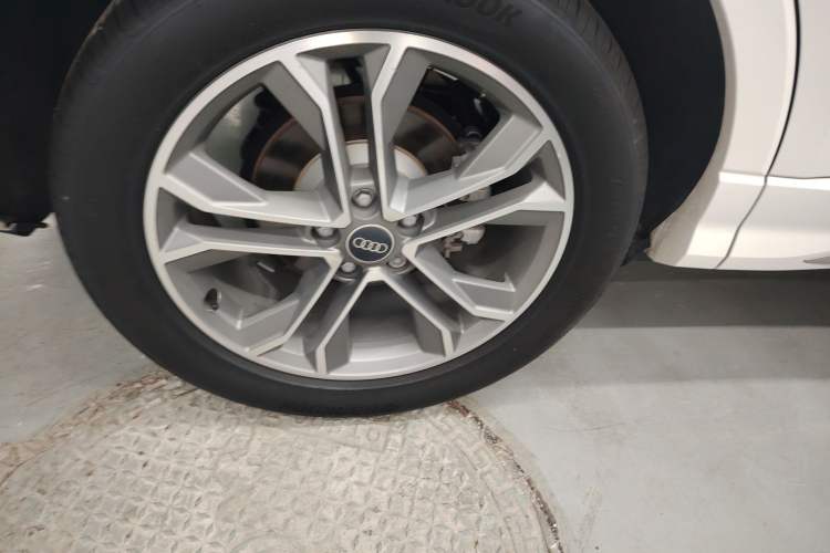 Used Audi Q3 2024 40 TFSI Fashion Dynamic Model
