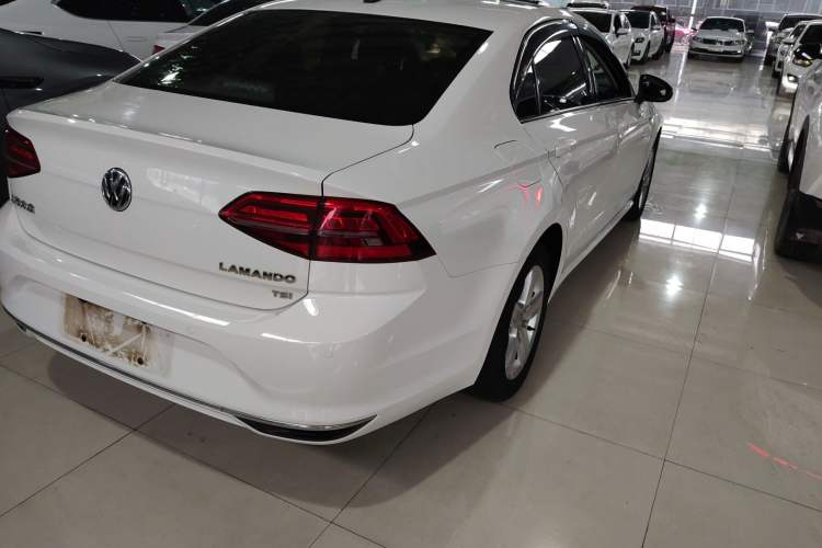 Used Volkswagen Lamando 2019 230TSI DSG Fashion Edition China VI
