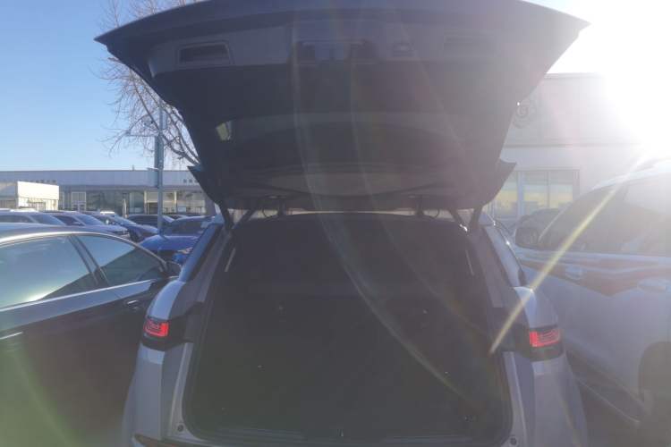 Used Land Rover Range Rover Evoque 2021 Range Rover Velar 249 PS R-Dynamic HSE Luxury Edition
