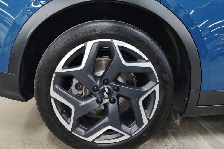 Used ONVO L60 2024 60 kWh Rear-Drive Version