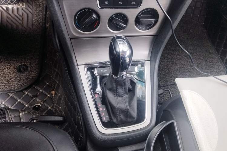 Used Volkswagen Lavida 2013 Restyled Classic 1.6L Automatic Comfort Edition