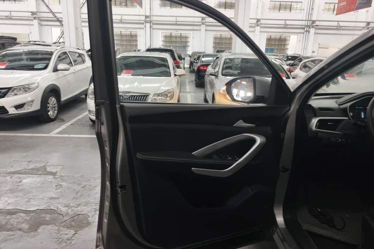 Used Baojun 530 2020 1.5T CVT Luxury Connected Version 5 Seats
