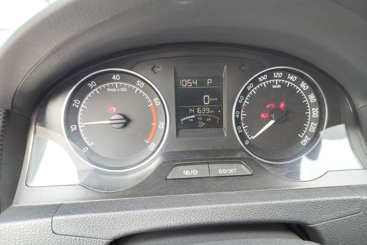 Used Skoda Rapid Spaceback 2016 1.6L Automatic Smart Drive Edition
