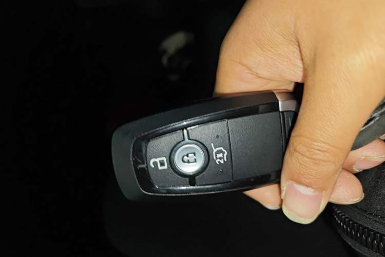 Used Ford Edge 2021 PLUS EcoBoost 245 Two-Wheel-Drive Titanium 7-Seater
