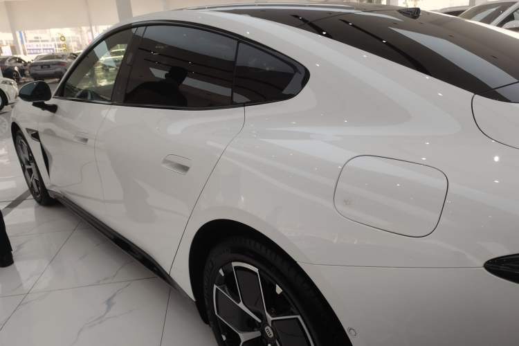 Used  SU7 2024 Rear-Drive Long-Range Intelligent Driving Version
