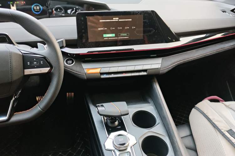 Used Changan UNI-V 2024 1.5T Prestige Sport Edition
