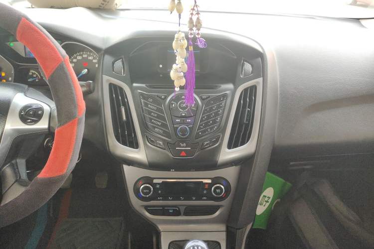 Used Ford Focus 2012 Sedan 1.6L Manual Fashion Edition