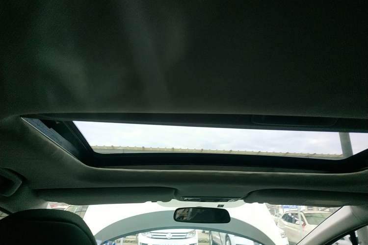 Used Honda Jade 2014 1.8L Automatic Comfort Elite Version 5 Seats
