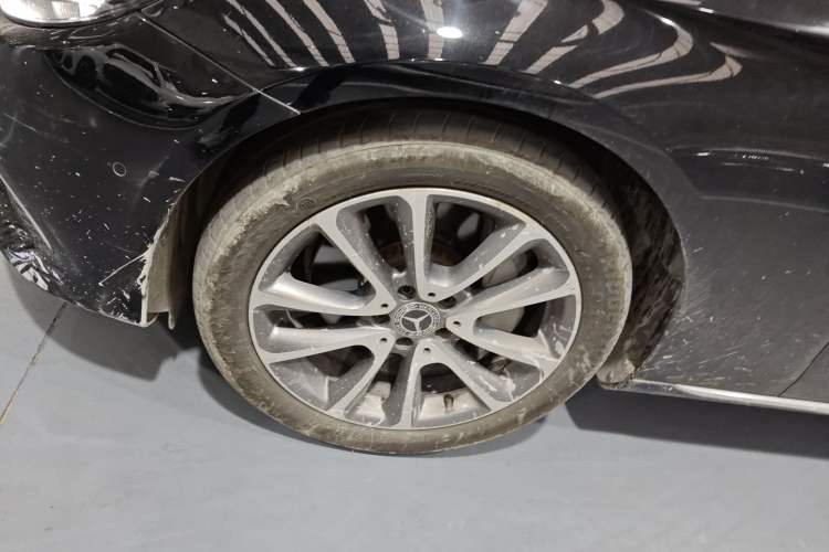 Used Mercedes-Benz E-Class 2018 Facelift E 300 L Luxury Edition
