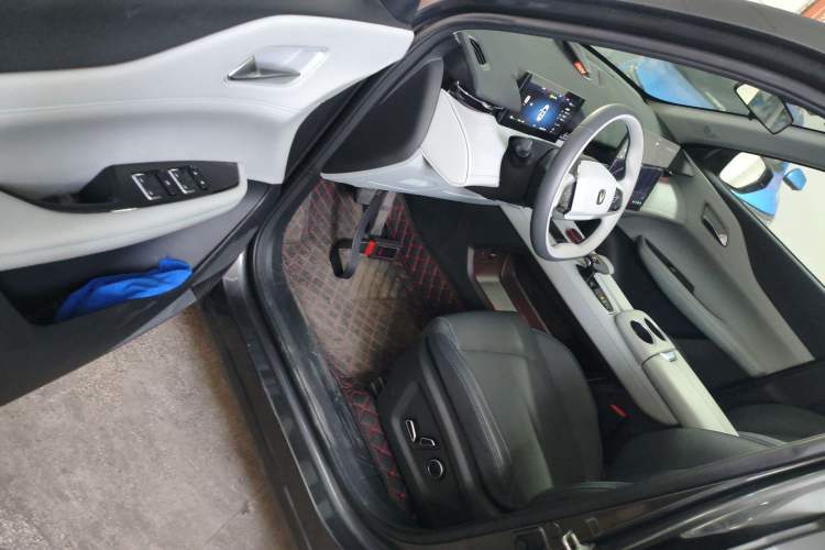 Used Changan UNI-Z 2025 1.5T Premium Edition
