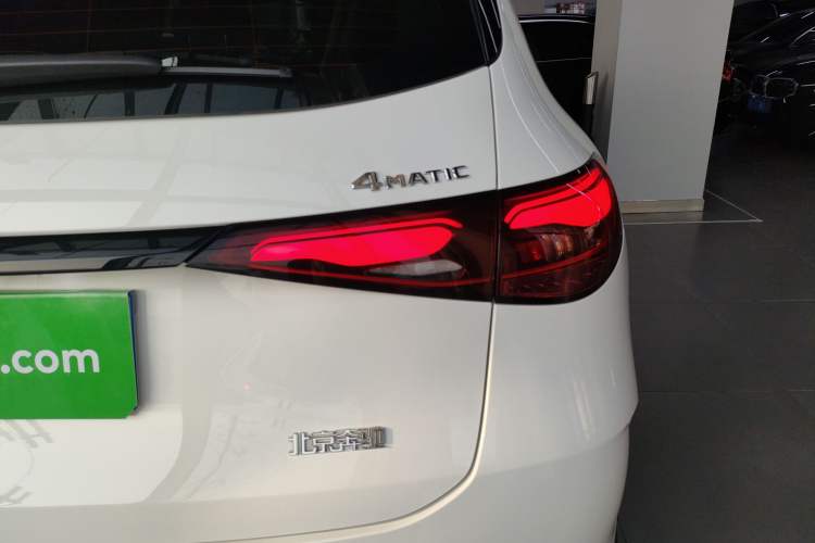 Used Mercedes-Benz GLC 2023 Facelift GLC 260 L 4MATIC Luxury Version 5 Seats