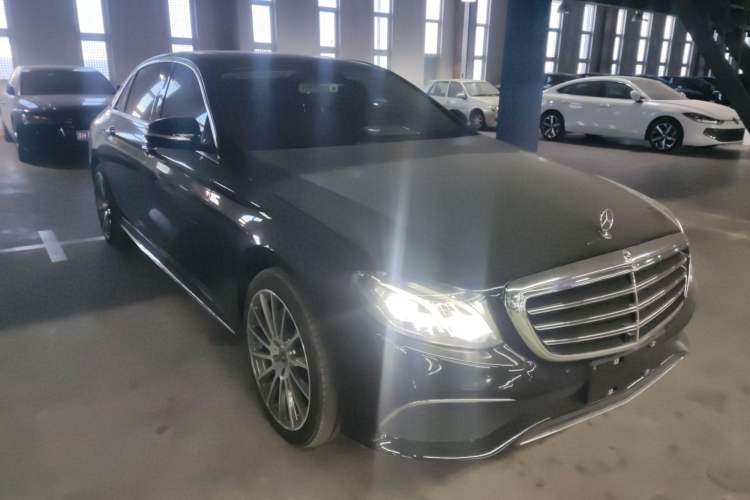 Used Mercedes-Benz E-Class 2016 E 300 L Sporty and Stylish Model
