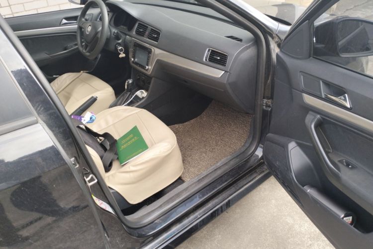 Used Volkswagen Lavida 2015 1.6L Automatic Fashion Edition