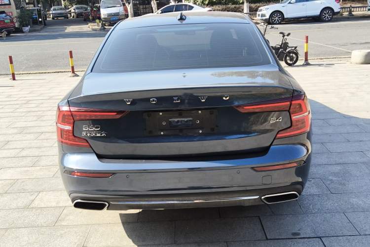 Used Volvo S60 2022 B4 Zhiyi Luxury Edition