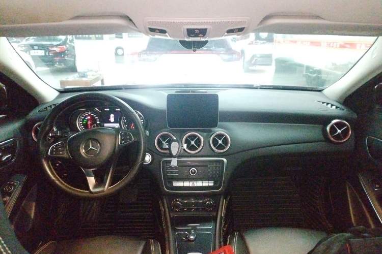 Used Mercedes-Benz GLA 2017 GLA 200 Fashion Model
