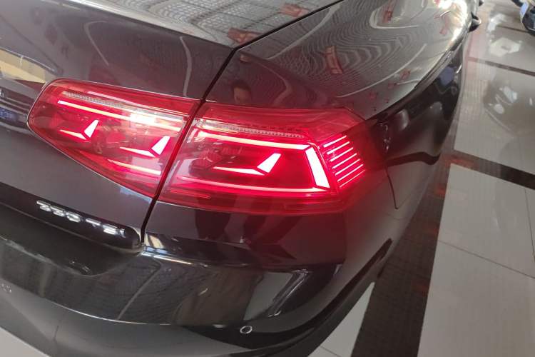 Used Volkswagen Magotan 2020 330TSI DSG Leading Model
