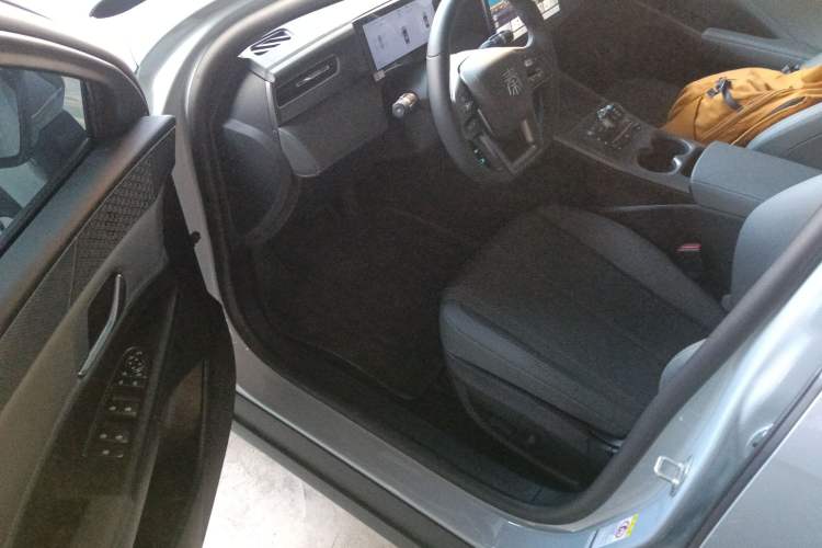 Used BYD Qin PLUS 2025 DM-i Smart Drive 120KM Superior Model
