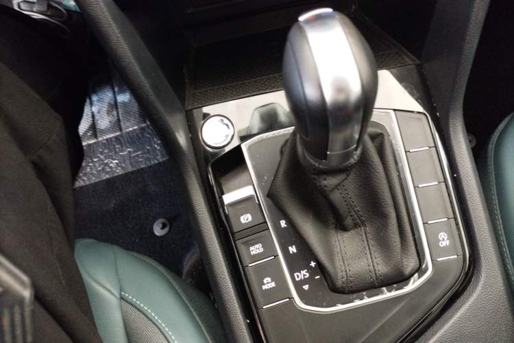 Used Volkswagen Tharu 2023 300TSI Two-Wheel-Drive Full Moon Edition
