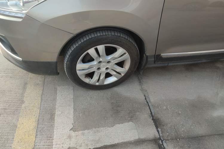 Used Peugeot 3008 2015 2.0L Automatic Classic Edition