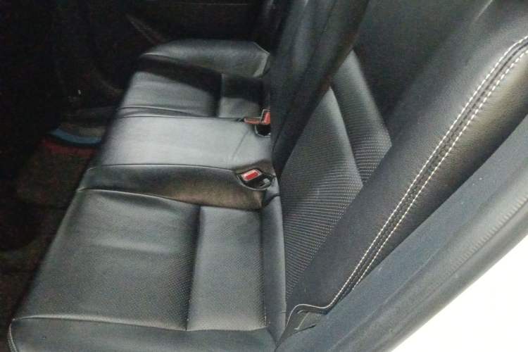 Used Toyota YARiS L 2019 1.5E CVT Dynamic Edition China VI compliant
