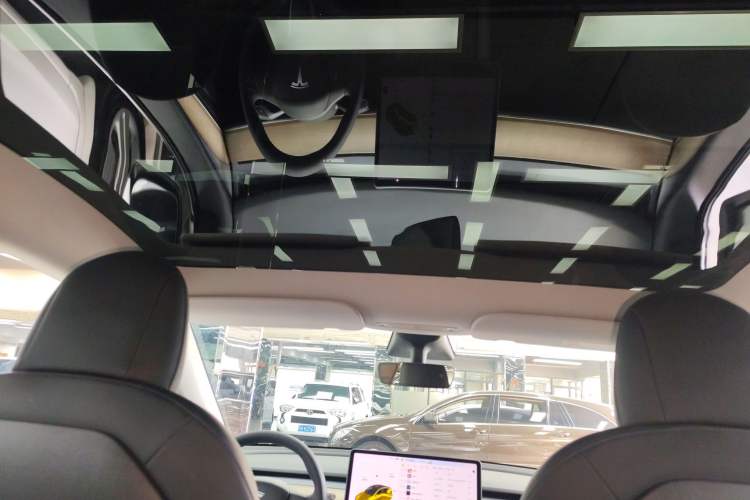 Used Tesla Model Y 2021 Long-Range All-Wheel-Drive Version 3D7
