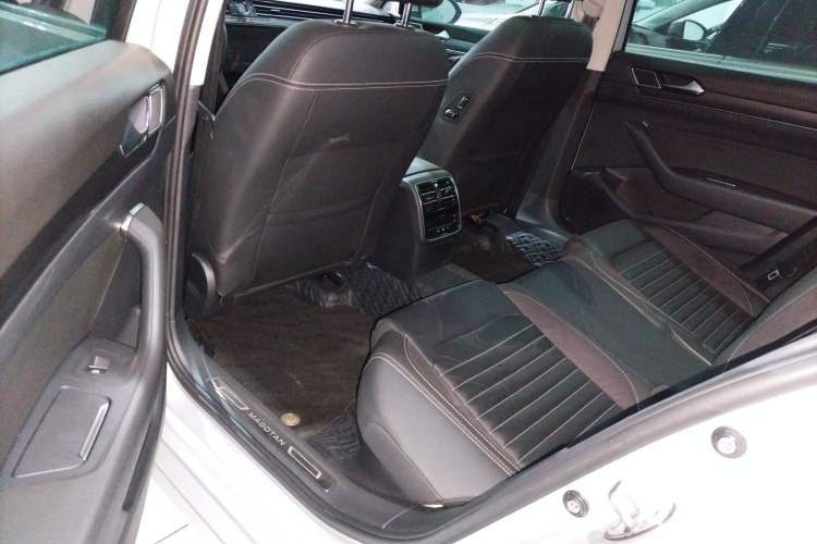 Used Volkswagen Magotan 2020 330TSI DSG Leading Model
