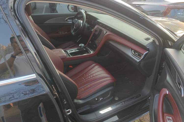 Used Hongqi H5 2024 2.0T Automatic Smart Connect Flagship Edition
