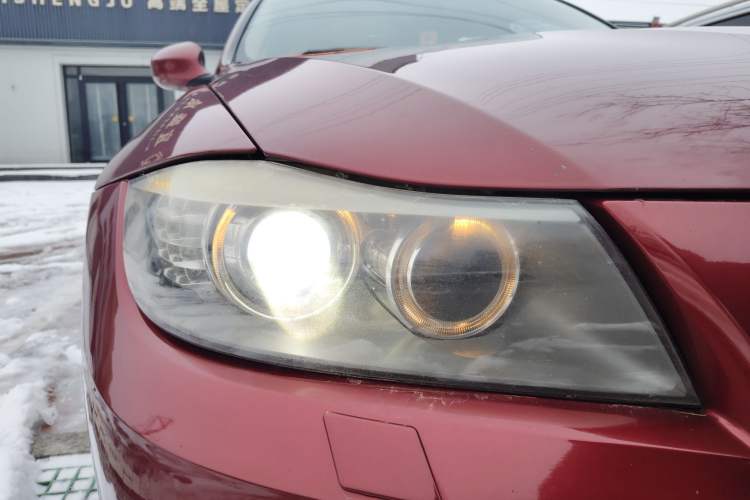 Used BMW 3 Series (Import) 2010 320i Luxury Model