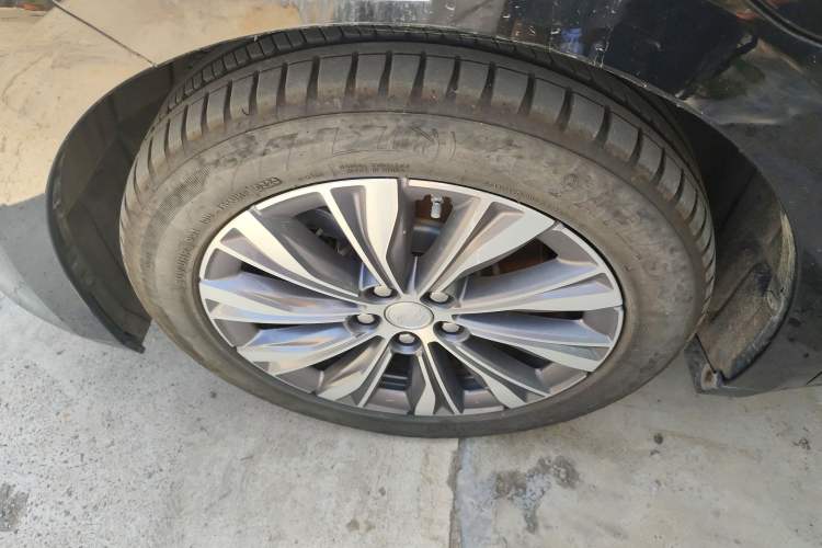 Used Hongqi E-QM5 2023 560km PLUS
