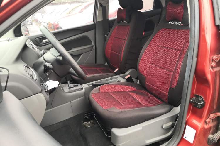 Used Ford Focus 2013 Hatchback Classic 1.8L Automatic Base Model
