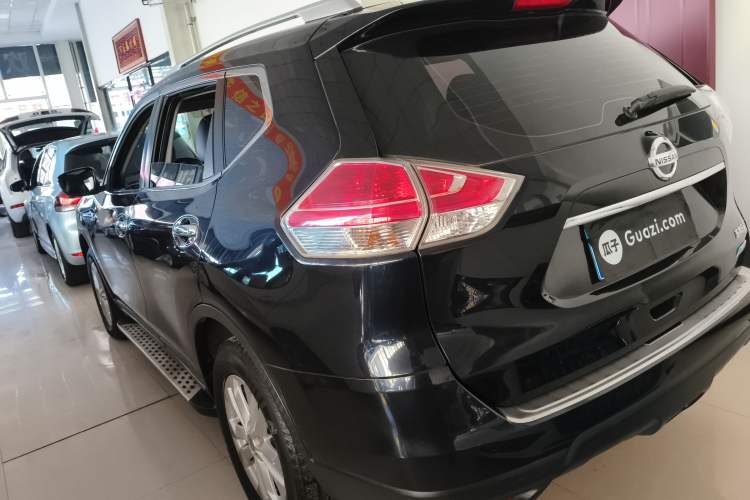 Used Nissan X-Trail 2015 2.0L CVT Comfort MAX Edition 2WD
