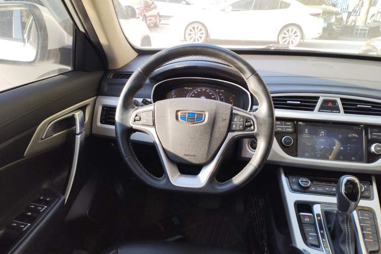 Used Geely Auto Emgrand X7 Sport 2018 1.8TD Automatic Two-Wheel Drive Smart Connect 4G Internet Edition
