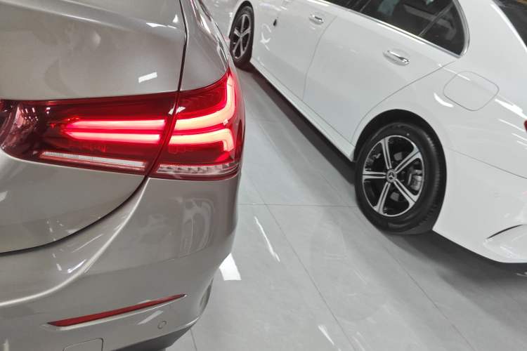 Used Mercedes-Benz A-Class 2022 Revised Version A 200 L Sport Sedan Fashionable Style