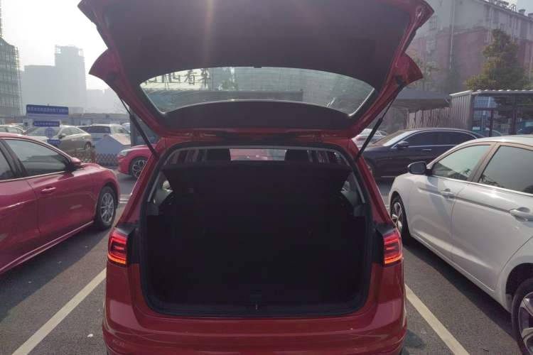 Used Volkswagen Golf Sportsvan 2016 230TSI Automatic Trend Edition
