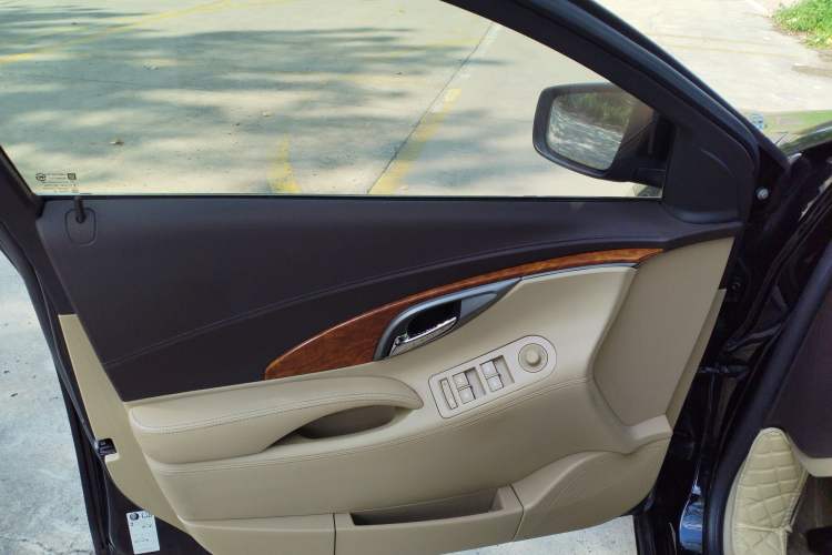 Used Buick LaCrosse 2012 2.4L SIDI Elegant Edition
