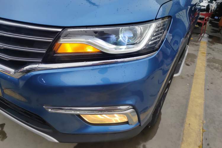 Used Roewe RX5 2016 20T Two-Wheel Drive Automatic Internet Smart Edition
