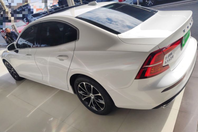 Used Volvo S60 2020 T4 Zhiyi Luxury Edition
