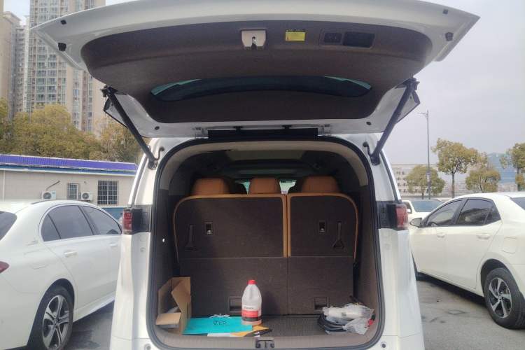 Used Denza D9 2022 DM-i 970 Four-Wheel Drive Flagship Model