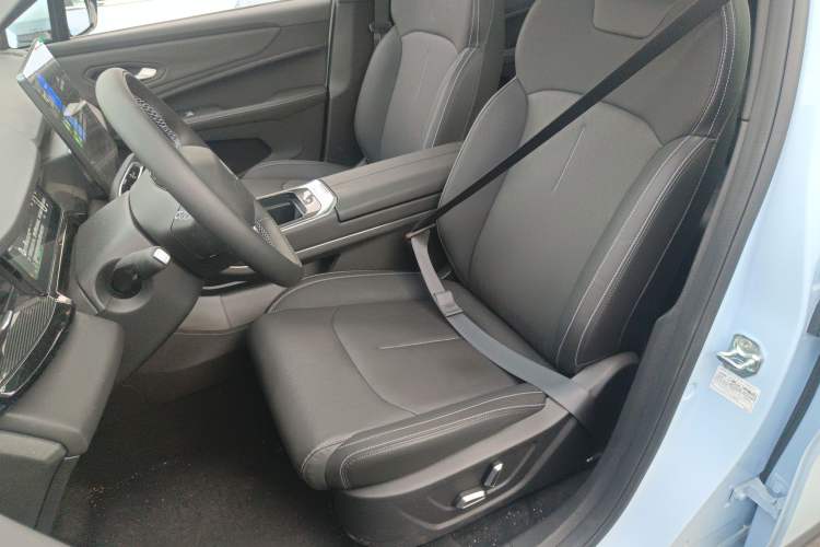 Used Livan Livan 7 2024 605 km Glory Edition
