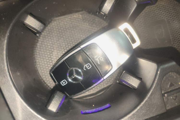 Used Mercedes-Benz E-Class New Energy 2022 Second Facelift E 350 e L Plug-in Hybrid Sedan
